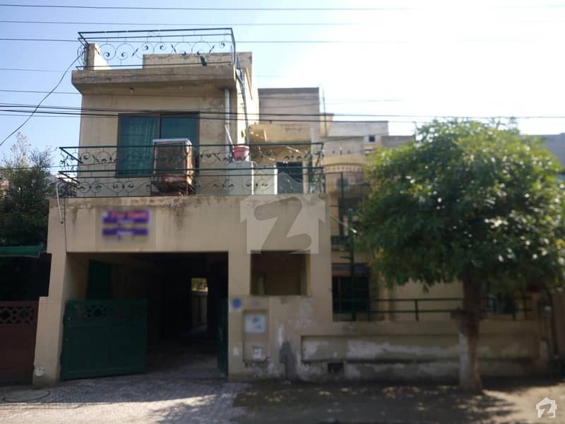 A Beautifully Built House At Good Location A Beautifully Built House At Good Location