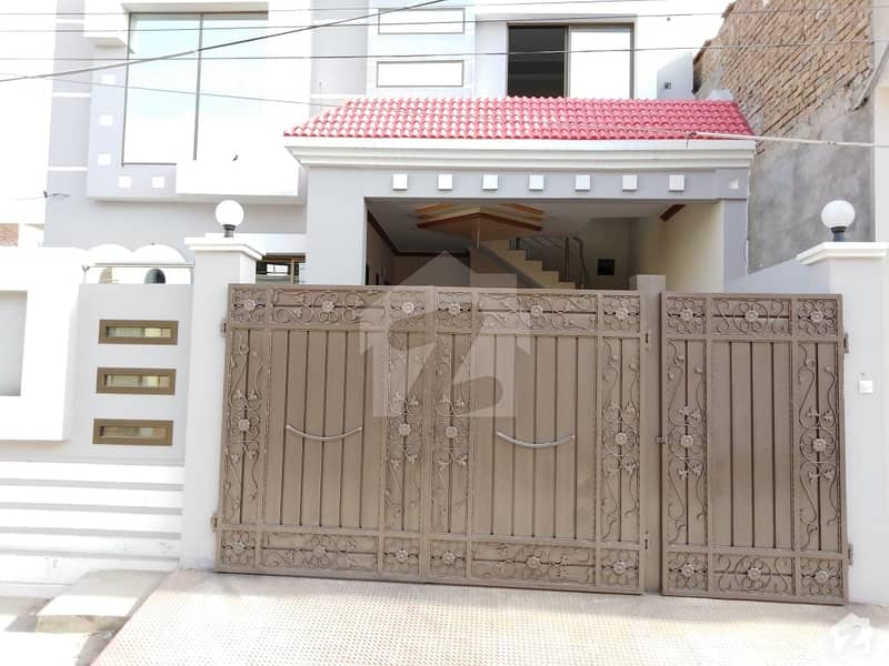 رفیع قمر روڈ بہاولپور میں 4 کمروں کا 6 مرلہ مکان 70 لاکھ میں برائے فروخت۔