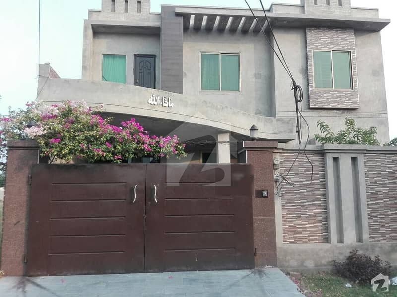 ملت ٹاؤن فیصل آباد میں 5 کمروں کا 10 مرلہ مکان 1. 25 کروڑ میں برائے فروخت۔