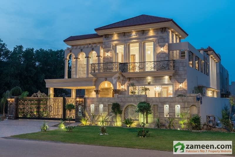 Original Picture Verified 1 Kanal Brand New Most Beautiful Stunning Look Villa