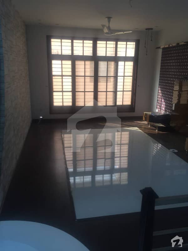 Dha Phase 8 - 500 Yards Portion 3 Bedrooms Just Like Brand New For Rent