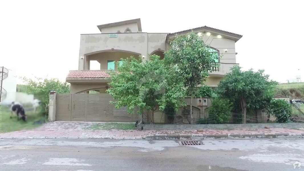 بحریہ ٹاؤن فیز 8 ۔ بلاک اے بحریہ ٹاؤن فیز 8 بحریہ ٹاؤن راولپنڈی راولپنڈی میں 6 کمروں کا 1 کنال مکان 3.05 کروڑ میں برائے فروخت۔ بحریہ ٹاؤن فیز 8 ۔ بلاک اے بحریہ ٹاؤن فیز 8 بحریہ ٹاؤن راولپنڈی راولپنڈی میں 6 کمروں کا 1 کنال مکان 3.05 کروڑ میں برائے فروخت۔