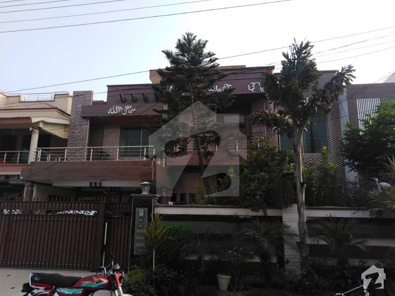 1 KANAL UPPER PORTION FOR RENT ON TOP LOACTION OF TARIQ GARDENS LAHORE