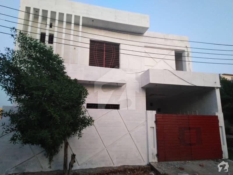 المجید پیراڈایئز رفیع قمر روڈ بہاولپور میں 5 کمروں کا 5 مرلہ مکان 80 لاکھ میں برائے فروخت۔
