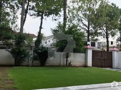 F10 Beautiful 555 SQYD 4 Bed Rooms house With Lush green Lawn Available for rent Real Images F10 Beautiful 555 SQYD 4 Bed Rooms house With Lush green Lawn Available for rent Real Images