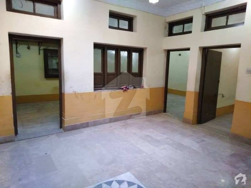گُل بہار پشاور میں 6 کمروں کا 5 مرلہ مکان 1 کروڑ میں برائے فروخت۔