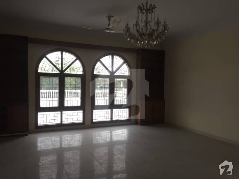 F102 Beautiful house for sale park face Ideal location