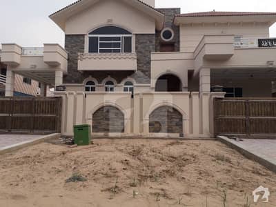 i8 Brand new one kanal Triple story For sale i8 Brand new one kanal Triple story For sale