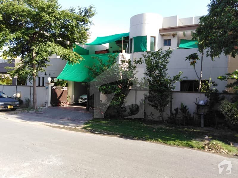 Hot Location 10 Marla House For Sale In Askari 10 Sector B