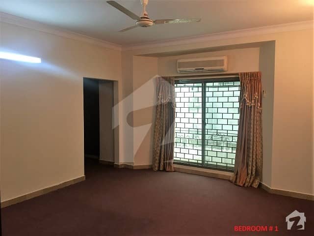 out class very good 2bed rooms with drawing dining apartments available for Rent f11 markaz