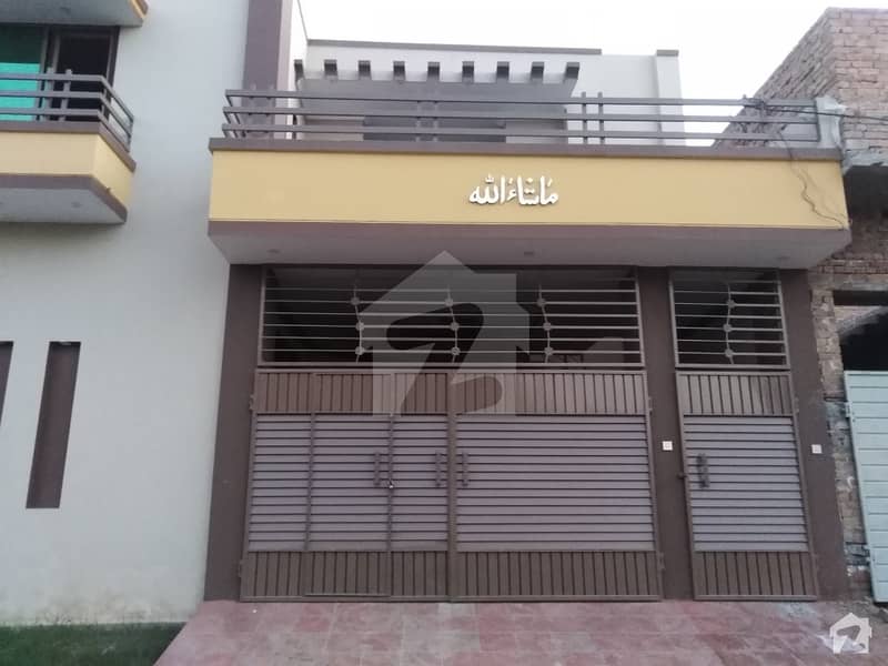 المجید پیراڈایئز رفیع قمر روڈ بہاولپور میں 4 کمروں کا 6 مرلہ مکان 1 کروڑ میں برائے فروخت۔