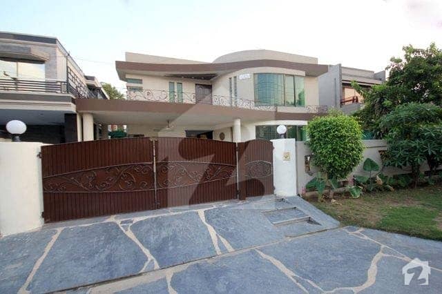 1 kanal Beautiful House For Rent in Phase 4 DHA