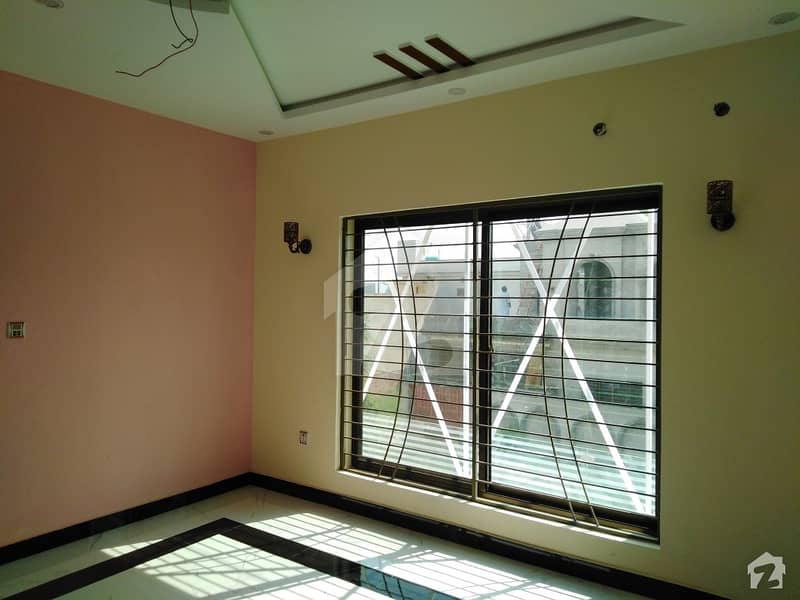 الرحمان گارڈن فیز 2 الرحمان گارڈن لاہور میں 3 کمروں کا 5 مرلہ مکان 96 لاکھ میں برائے فروخت۔