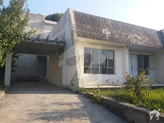 Located In The Most Prime Area Of G-10. Closed End And Wide Street - House For Sale Located In The Most Prime Area Of G-10. Closed End And Wide Street - House For Sale