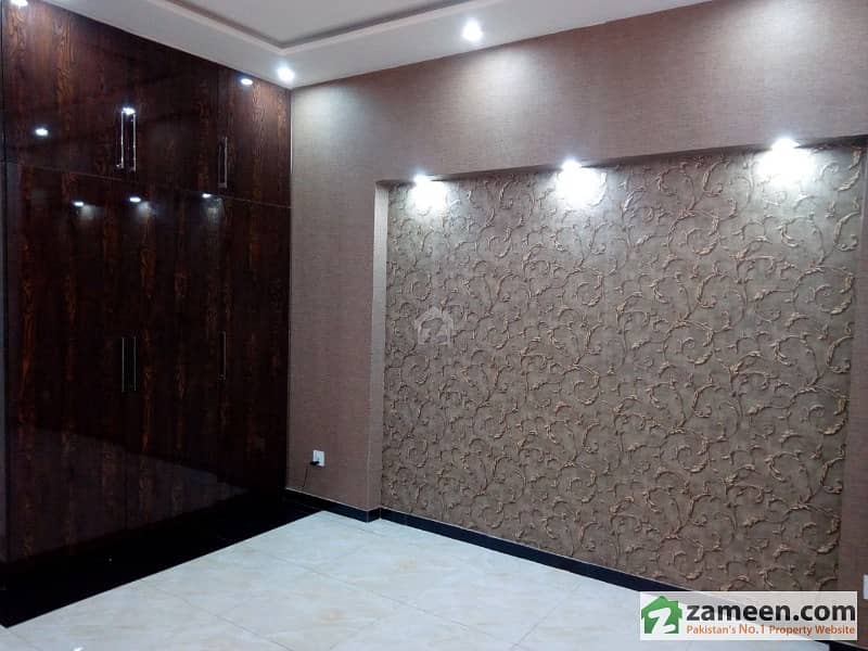 Semi Furnished Room Available For Rent For Bachelors