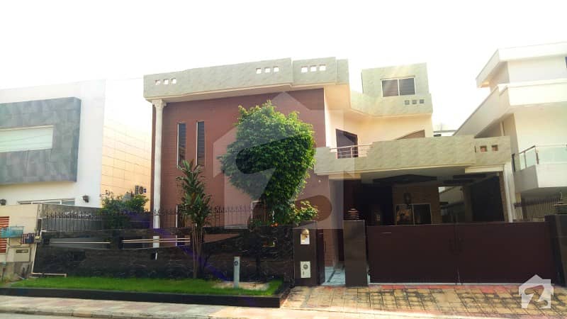 1 Kanal Lavish Solid And Modern Design Used House For Sale In DHA Phase 2