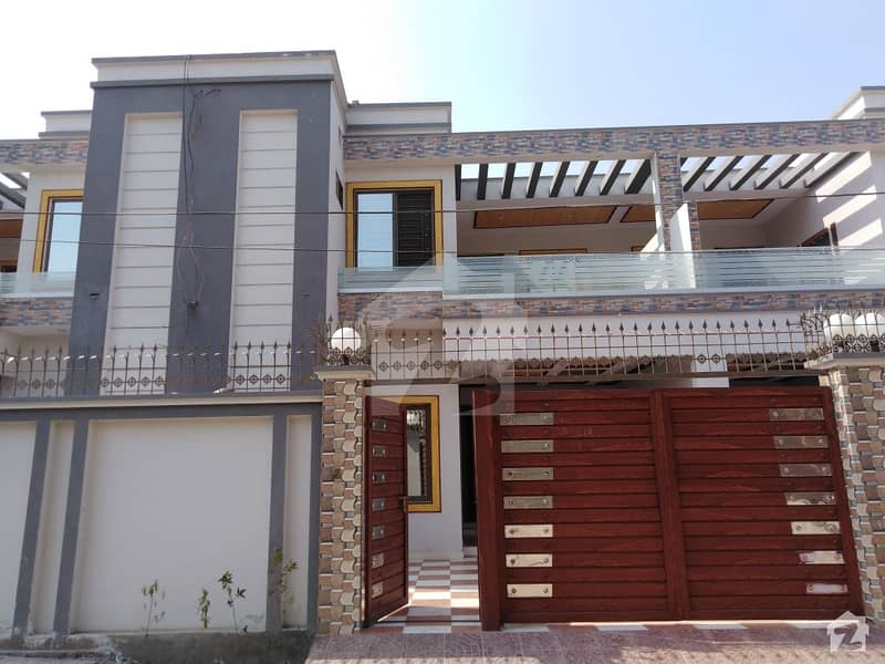 زکریا ٹاؤن ملتان میں 3 کمروں کا 6 مرلہ مکان 85 لاکھ میں برائے فروخت۔