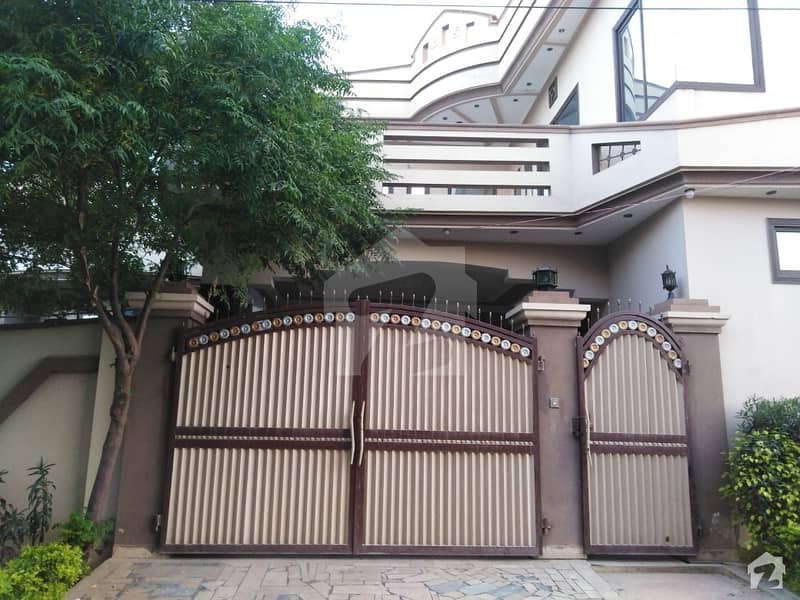 شادمان سٹی فیز 1 شادمان سٹی بہاولپور میں 6 کمروں کا 10 مرلہ مکان 1.1 کروڑ میں برائے فروخت۔