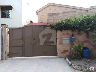 Well-Built House Available in Good Location Well-Built House Available in Good Location