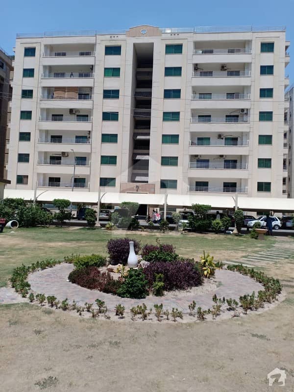 Brand New 12 Marla 4 Beds Flat On 3rd Floor  For Sale In Askari 11 Lahore At Cheaper Rate