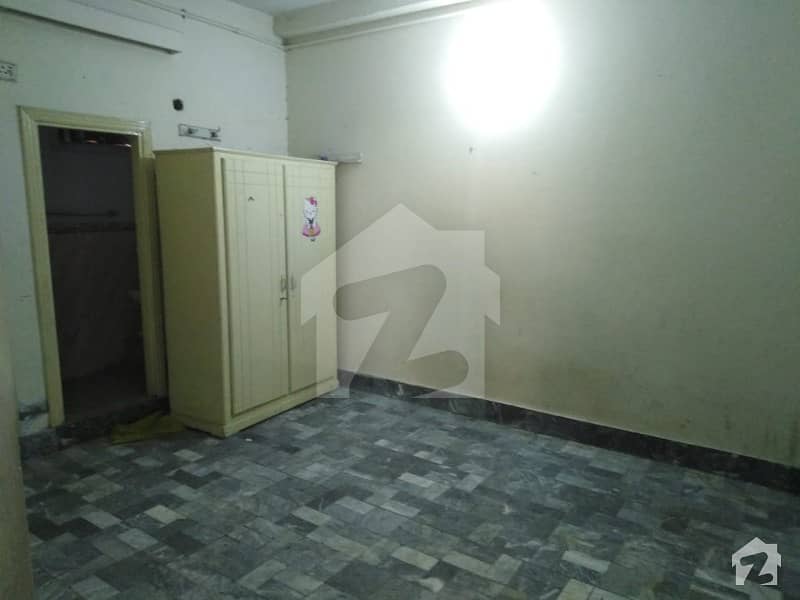 5 marla vip flat for rent  office and family in khyber super market peshawar cantt