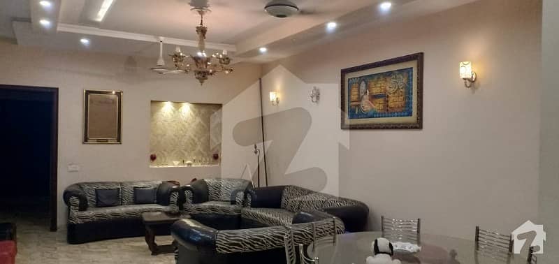 FULLY FURNISHED 1 KANAL ALMOST BRAND NEW OUTCLASS UPPER PORTION in JOHAR TOWN BLOCK R3