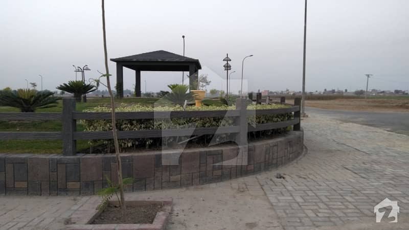 سینٹرل پارک ہاؤسنگ سکیم لاہور میں 5 مرلہ رہائشی پلاٹ 35 لاکھ میں برائے فروخت۔