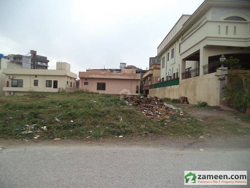 Beautiful Proper Corner Plot Available For Sale on Double Road In G-14/4 On Good Location