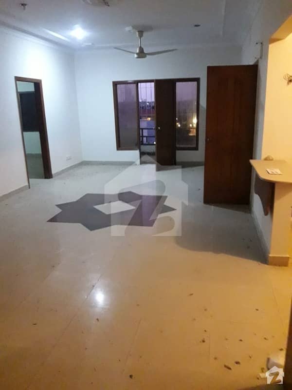 2000 Square Feet Full Floor Apartment Available On Sale On Bukhari Commercial Area