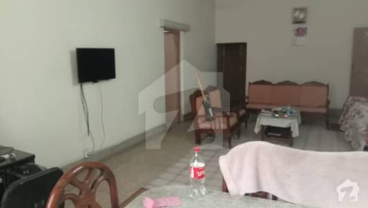 رچنا ٹاؤن جی ٹی روڈ لاہور میں 6 کمروں کا 1.1 کنال مکان 13.5 کروڑ میں برائے فروخت۔