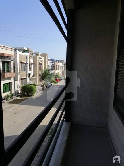 ڈی ایچ اے فیز 7 ایکسٹینشن ڈی ایچ اے ڈیفینس کراچی میں 4 کمروں کا 5 مرلہ مکان 1 لاکھ میں کرایہ پر دستیاب ہے۔