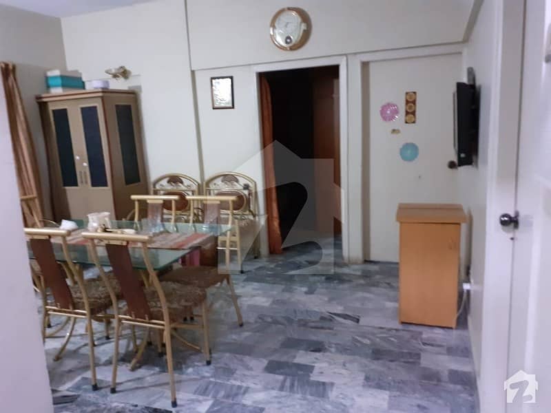 3  Bed Dd, 3 Side Corner Well Maintained Flat In Gulshan E Iqbal Block 13d2