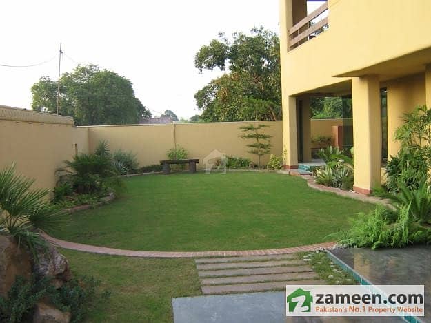 6 Kanal House For Sale in Gulberg Near Jail Road Lahore Excellent Location
