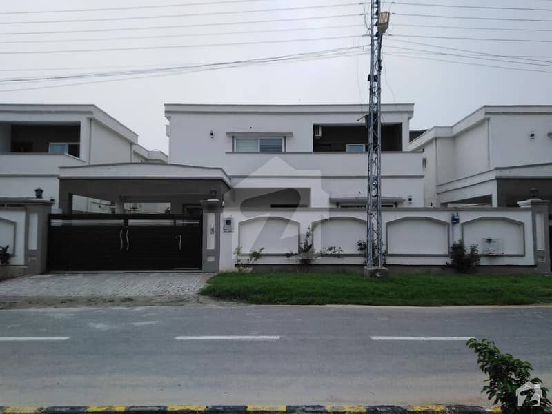 پی اے ایف فالکن کمپلیکس گلبرگ لاہور میں 5 کمروں کا 1 کنال مکان 1.28 لاکھ میں کرایہ پر دستیاب ہے۔