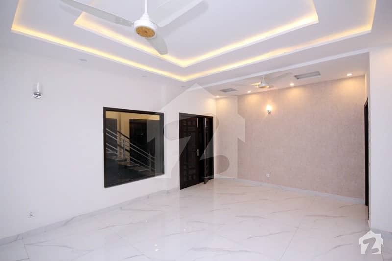 12 Marla Outclass Bungalow Dha Lahore