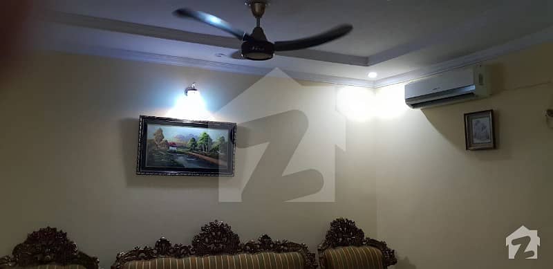 1 KANAL OUT CLASS LOCATION DOUBLE STORY HOUSE AVALABLE NEAR BY PARK