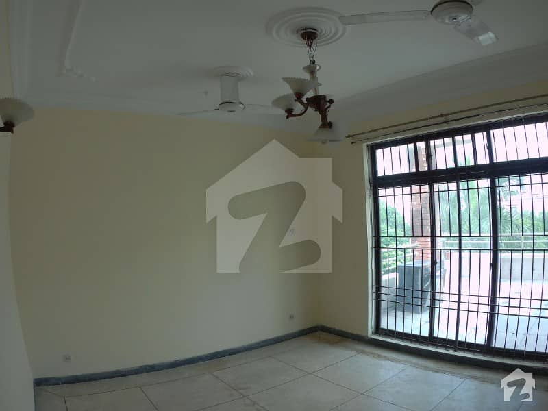 Prime Location 1 Kanal Beautiful Upper Portion Available For Rent In Dha Phase 3 Block X