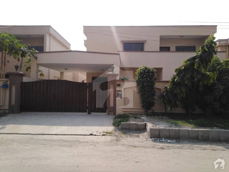 پی اے ایف فالکن کمپلیکس گلبرگ لاہور میں 5 کمروں کا 1 کنال مکان 1.25 لاکھ میں کرایہ پر دستیاب ہے۔