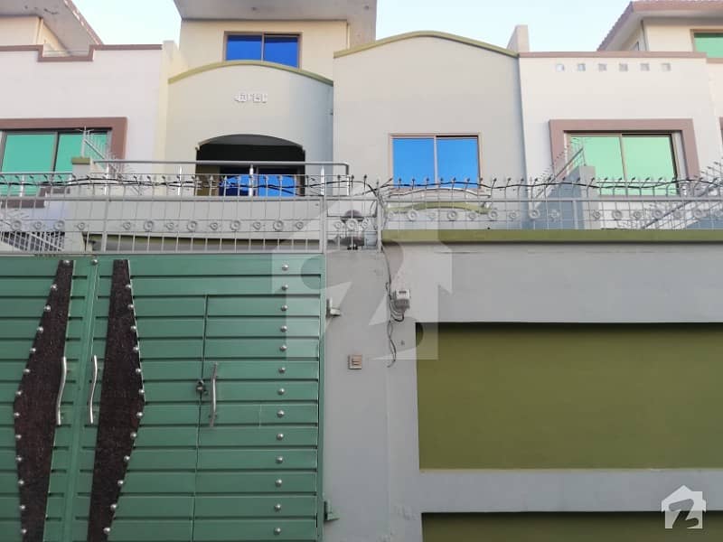 ماڈل ٹاؤن منڈی بہاؤالدین میں 6 کمروں کا 9 مرلہ مکان 1.2 کروڑ میں برائے فروخت۔