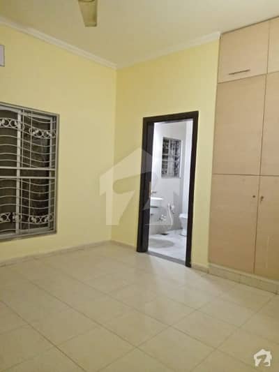 11 Marla House Available For Rent 11 Marla House Available For Rent