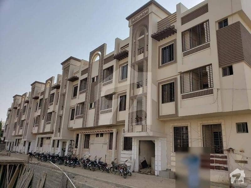 یونیورسٹی روڈ کراچی میں 3 کمروں کا 5 مرلہ فلیٹ 1.15 کروڑ میں برائے فروخت۔