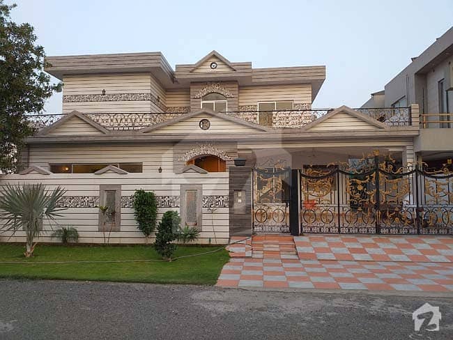 1 Kanal Stylish Designer Bungalow for Sale in DHA