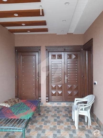 جوہر ٹاؤن فیز 2 جوہر ٹاؤن لاہور میں 5 کمروں کا 5 مرلہ مکان 1.64 کروڑ میں برائے فروخت۔