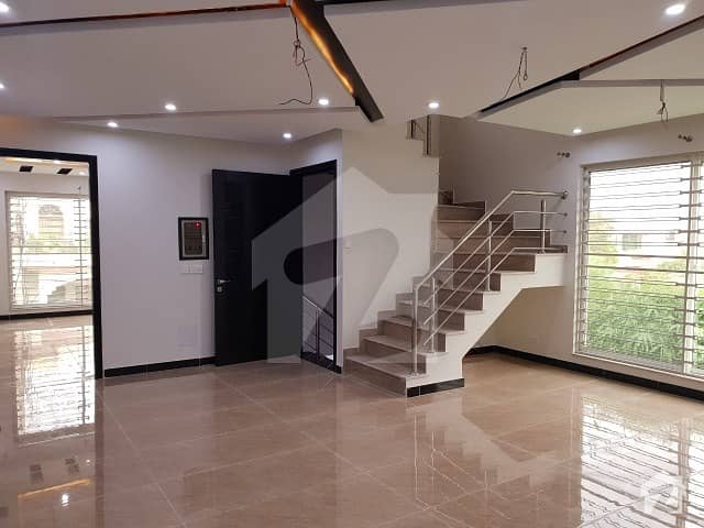 Canal 3bed Excellent Upper Portion In Wapda Town