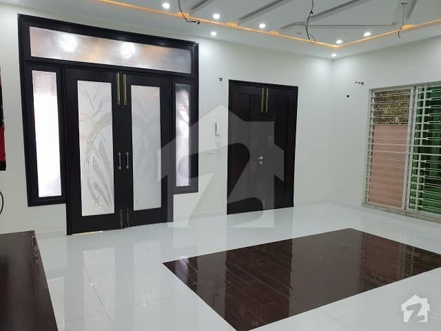 Canal 3bed Tile Floor Upper Portion In Nfc Society Near Wapda Town