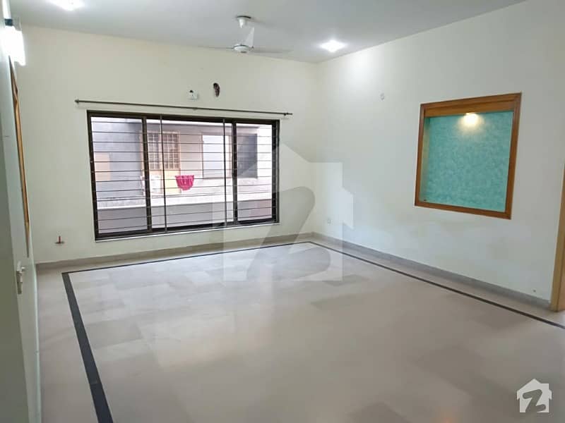 1 Kanal Almost Brand New Upper Portion Is Available For Rent In Wapda Town Block D2 Near Shaukat Khanum Hospital