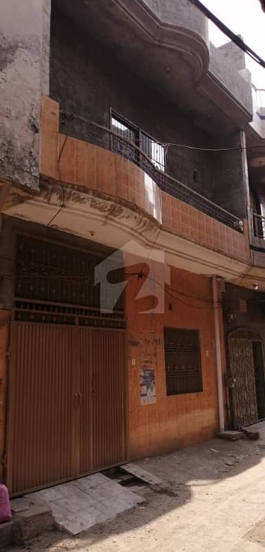 نادیہ گھی مل چوک لاہور میں 3 کمروں کا 3 مرلہ مکان 67 لاکھ میں برائے فروخت۔