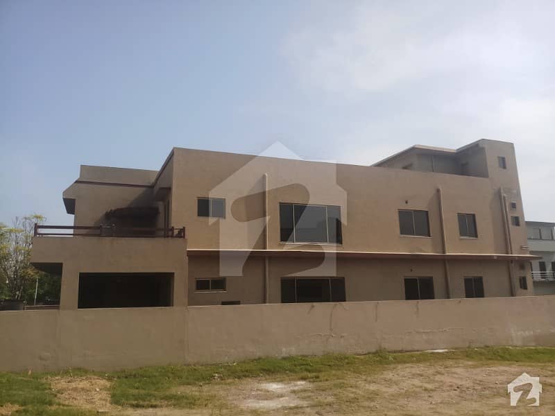 Bahria Town Phase 7 Kanal House For Rent