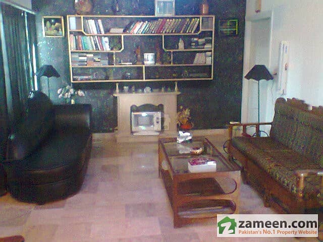 Second Floor Flat Available For Sale In G-11 Markaz