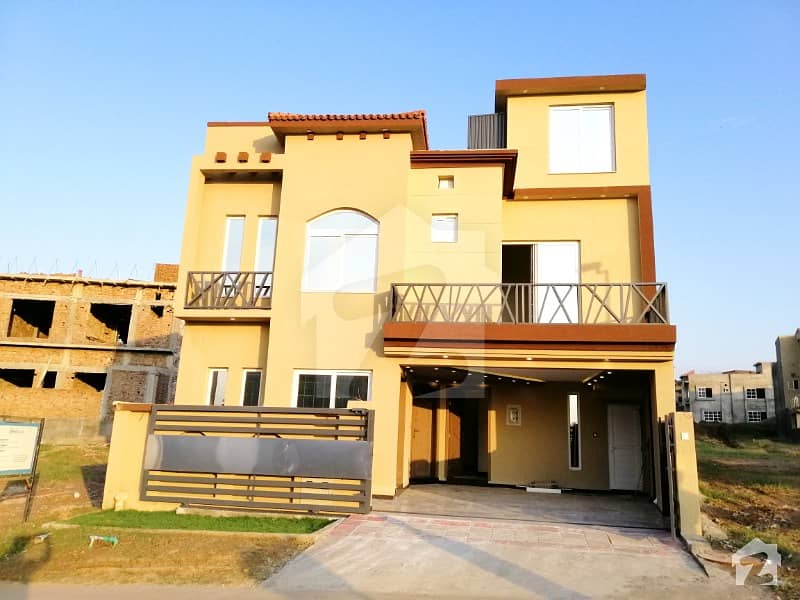 بحریہ ٹاؤن فیز 8 بحریہ ٹاؤن راولپنڈی راولپنڈی میں 5 کمروں کا 8 مرلہ مکان 1.75 کروڑ میں برائے فروخت۔